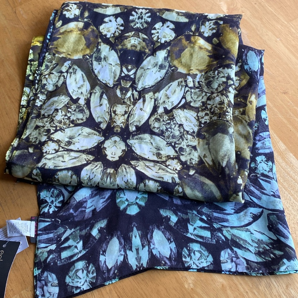 ECHO SCARF BLACK, BLUE, GREEN Stones DESIGN EXCELLENT